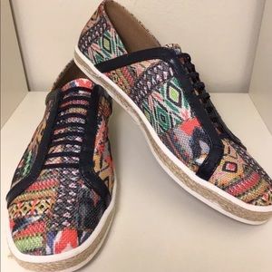 AEROSOLES Fun Town Tribal Sneakers Espadrille